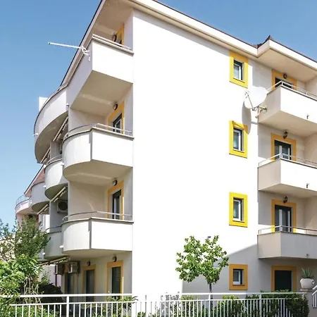 2 Bedroom Beautiful In * Makarska
