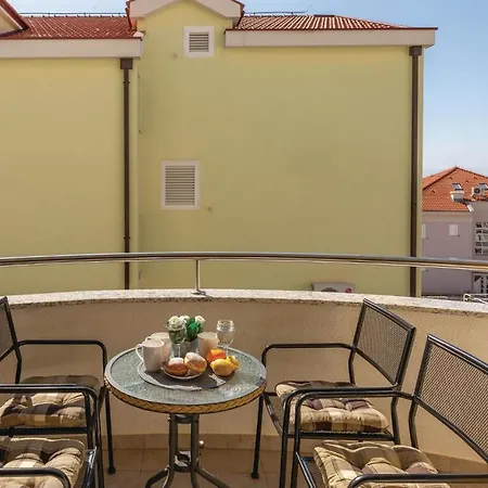 2 Bedroom Beautiful In *
