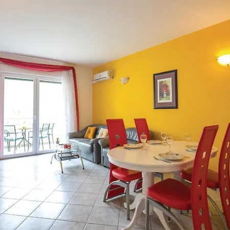 Apartment 2 Bedroom Beautiful In