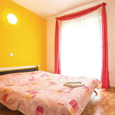 Apartment 2 Bedroom Beautiful In *